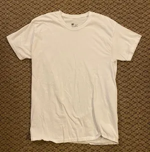 Hanes ‼️ White T-Shirt‼️ thumbnail 1