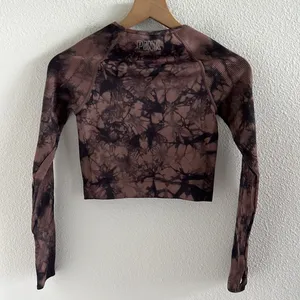 Victoria's Secret Pink Active Cropped Stretch Long Sleeve Top Dark Tie Dye Small thumbnail 6
