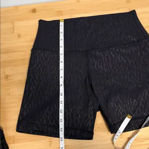 Lululemon Size 8 Women's Align High-Rise Athletic Shorts W7BV9S thumbnail 4