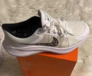 Nike Women’s Zoom Zwingli 8 PRM size 11 brand new with box thumbnail 13
