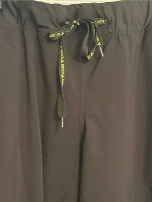 Women's Activate by Med Couture Black 8747 Yoga Cargo Scrub Pants Size XL Petite thumbnail 4