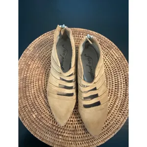 Free People Tan‎ Suede Caged Ankle Boots Pointed Toe Strappy Booties Size 38 thumbnail 11