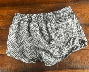 The North Face Shorts thumbnail 2