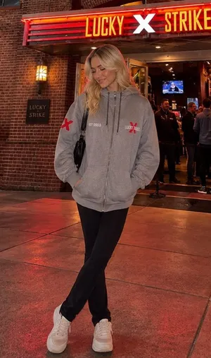 Rare Lucky Strike Entertainment EST 2003 Boston Oversized Zip Up thumbnail 1