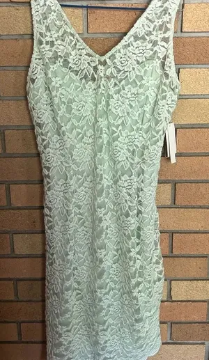 Simply Liliana Green Lace Dress Size 8 thumbnail 1