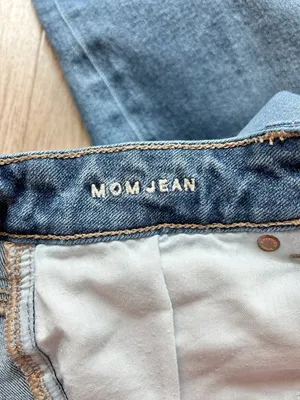 American Eagle Stretch Straight Leg Mom Jeans Medium Wash Denim Tapered Size 4 thumbnail 7