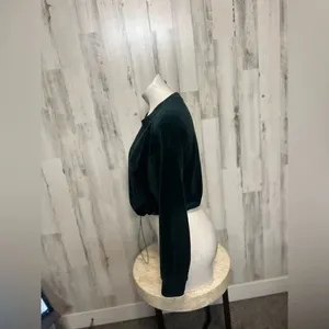 Green sweater  thumbnail 4