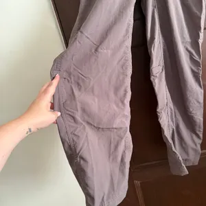 THE NORTH FACE | Dark Gray Convertible Roll up Hiking Pants | Size 8 Short thumbnail 3