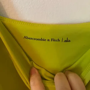 Abercrombie & Fitch Green Chartreuse Strappy Athletic Tank Dress Shorts Large thumbnail 2
