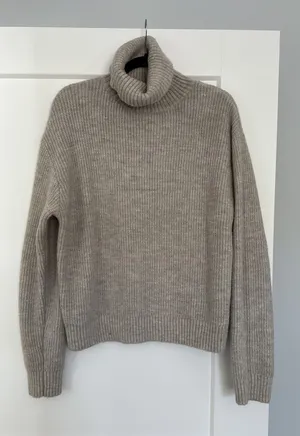 H&M Turtleneck Sweater thumbnail 1