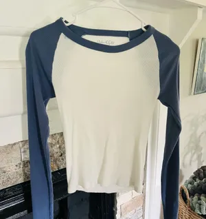 John Galt Tee Brandy Melville thumbnail 1
