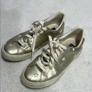 Veja Madewell Sneakers in Star-Embroidered Gold Leather women's size 7 thumbnail 1