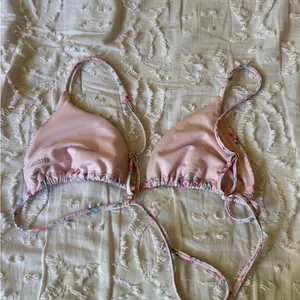 Hollister Size S/M Pink Floral Triangle Bikini Set thumbnail 6