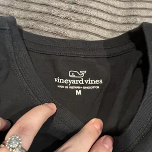 Vineyard Vines Shirt Black Medium Ski Snow Pink Whale Pocket Logo Long Sleeve thumbnail 6