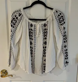 Abercrombie and Fitch Top thumbnail 1