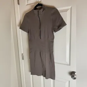 OQQ Seamless Ribbed Quarter-Zip Bodycon Mini Dress - Coffee Brown - Size L thumbnail 2