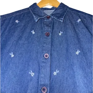Vintage‎ Chambray Embroidered Floral Top Button Up Women Large Daisy 90s Prairie thumbnail 4