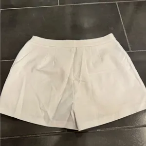 English Factory Elegant White Women's Shorts thumbnail 2