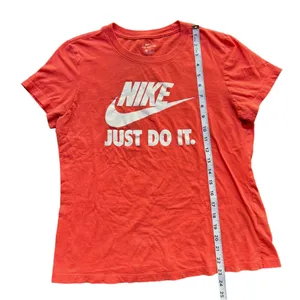 The Nike Tee Athletic Cut Short Sleeve Tee Shirt Size Medium thumbnail 4