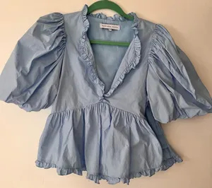 Boutique Top thumbnail 1