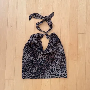 Princess Polly Eleganza cheetah halter crop top ***SIZE PETITE 4 thumbnail 2