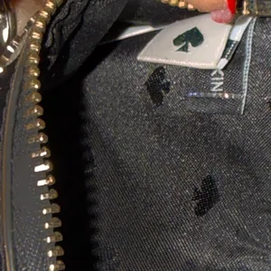 Kate Spade Black and Cream L-zip Dot Card Holder thumbnail 6