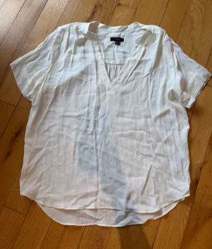 J. Crew Off White V-Neck Short Sleeve Blouse Size Medium - C1-325 thumbnail 1