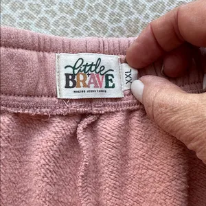 NWOT Little & Brave Make Jesus Famous Salmon Shorts Embroidered Logo size XXL thumbnail 2