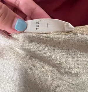 Gold Crop Top Size XXL thumbnail 2