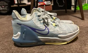 Nike Volleyball Shoes thumbnail 1