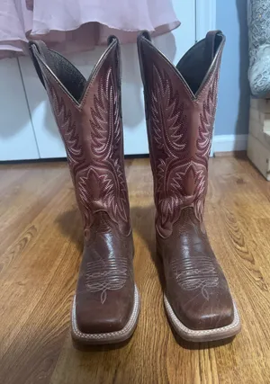 Women’s Ariat Boots thumbnail 1