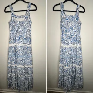 Crown & Ivy Printed Maxi Dress Size Small thumbnail 2