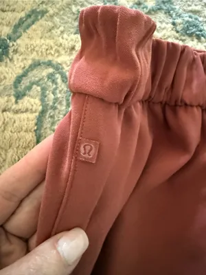 Lululemon Noir Short 5.5"
Rustic Clay thumbnail 4