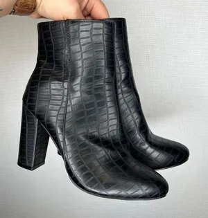 PrettyLittleThing Black Croc Embossed‎ Block Heel Ankle Boots Size 7 Pointed Toe thumbnail 1