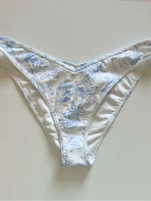 {Gilly Hicks} Brand New Baby Blue Printed Bikini Bottoms thumbnail 2