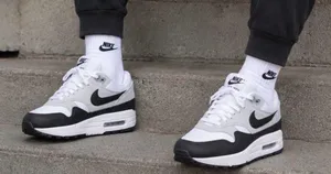Nike Air Max 1 Black White Retro Sneakers Youth Size 5Y thumbnail 1