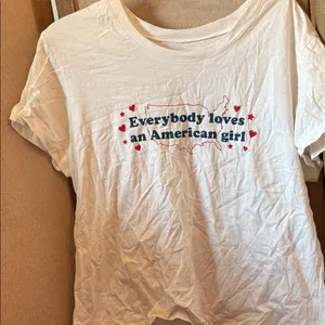Everybody loves an American girl White Graphic T-Shirt w/ Red and Blue Print xl thumbnail 1