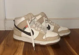 Nike Shoes thumbnail 1