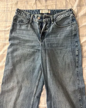 Hollister High-Rise Baggy Jeans – Medium Wash Size 10 Long thumbnail 1