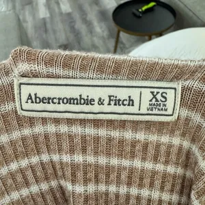 Abercrombie‎ & Fitch Tan White Striped Waffle Knit Tie Front Button Top XS thumbnail 4