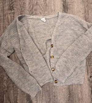 Cardigan thumbnail 2