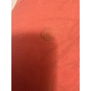 Lululemon Sleeveless Muscle Tank Top Coral Pink Crew Neck Womens Size 6‎ thumbnail 4