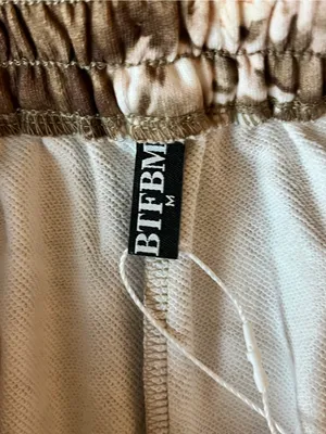 BTFBM Women’s Medium Brown Woodland Camo Sweat Shorts Drawstring NWT Pockets thumbnail 4