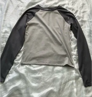 Hollister Two-Tone Gray Long Sleeve thumbnail 2