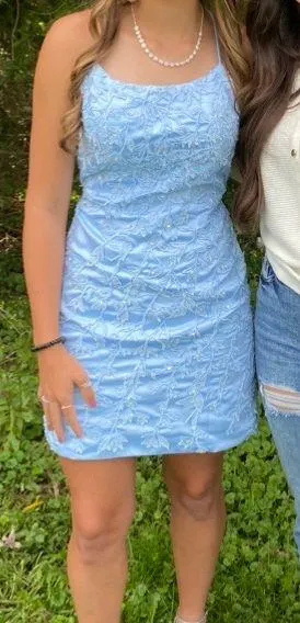 Homecoming Dreas Size 4 thumbnail 1