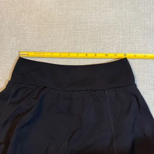 Fabletics Black Athletic‎ Skort Skirt Activewear Tennis Golf Gym Workout thumbnail 4