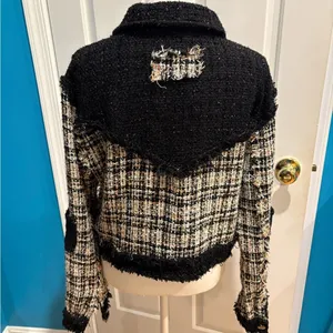 POL raw edge tweed cropped jacket sz M button down black beige thumbnail 3