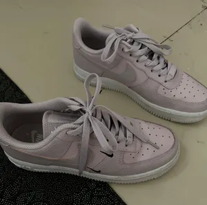 Nike Air Forces thumbnail 1