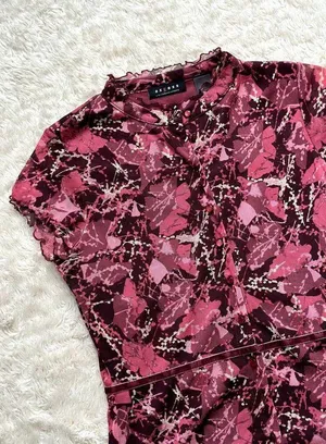 Vintage Cute Medium Y2K Mesh Sheer 90s Blouse Red Floral Lettuce Hem Whimsygoth thumbnail 2