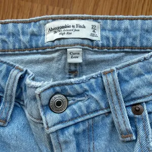 Abercrombie High Rise 90s Relaxed Jean Curve Love Size 27 Long thumbnail 7